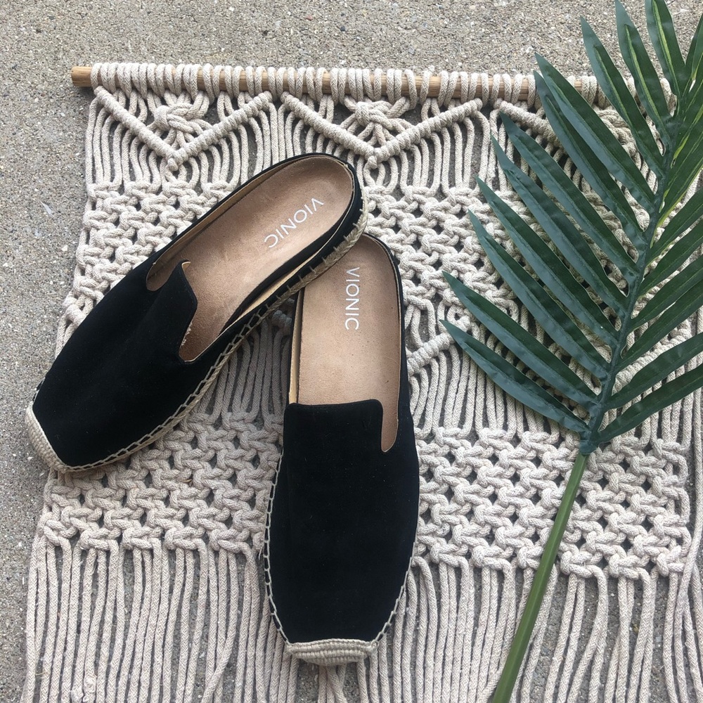 Vionic Esapdrille slip-on open back Mules Size 9